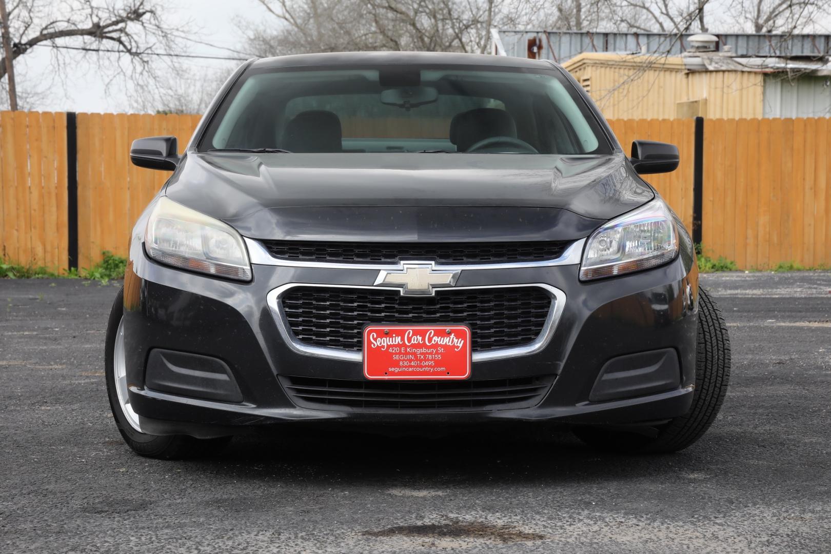 2016 GRAY CHEVROLET MALIBU LIMITED LS (1G11B5SA0GU) with an 2.5L L4 DOHC 16V engine, 6-SPEED AUTOMATIC transmission, located at 420 E. Kingsbury St., Seguin, TX, 78155, (830) 401-0495, 29.581060, -97.961647 - Photo#1